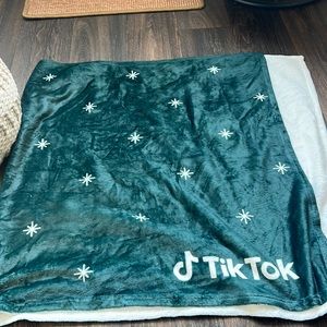 Tiktok Christmas Throw Blanket